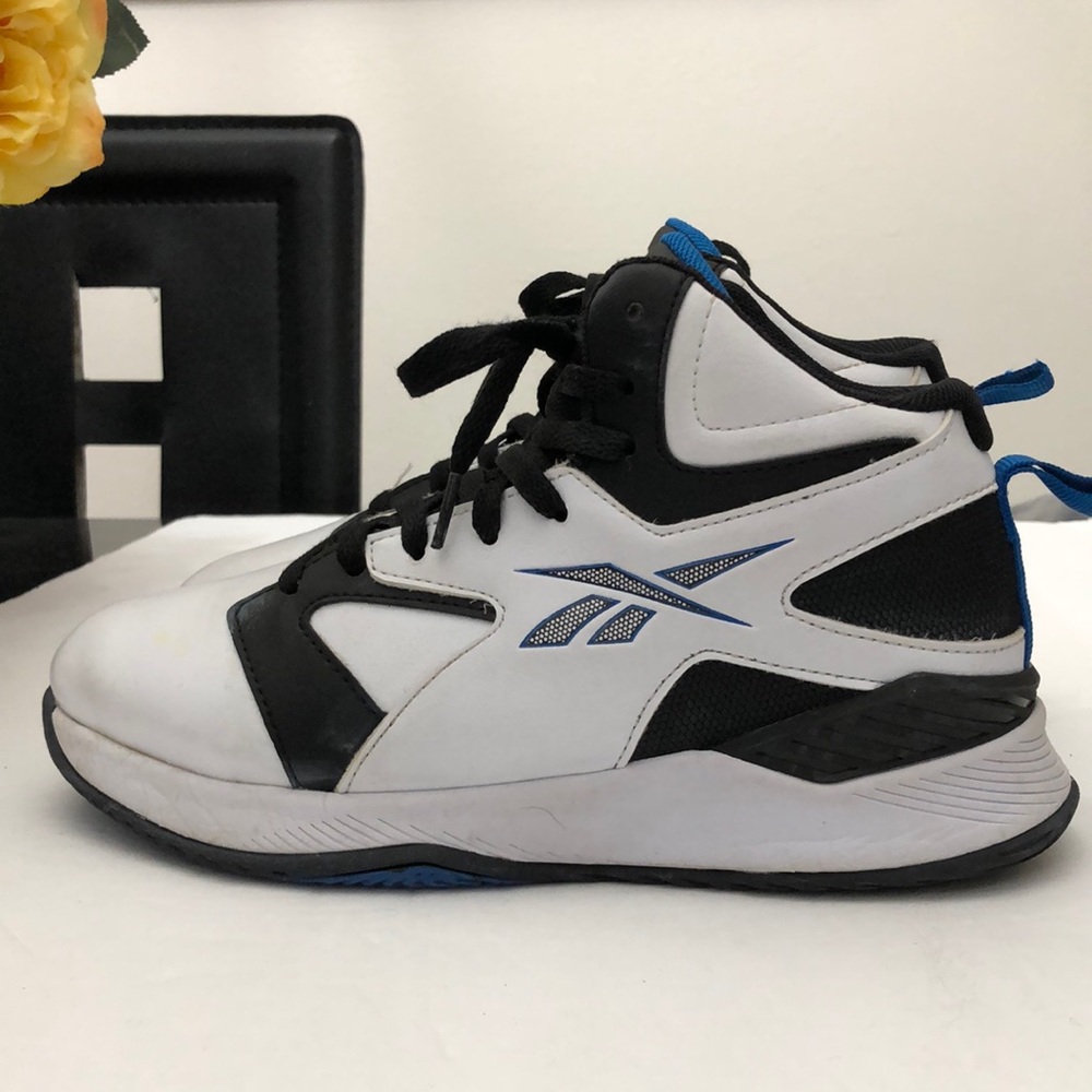 REEBOK RUNNING SNEAKERS KIDS-BOYS SIZE 4